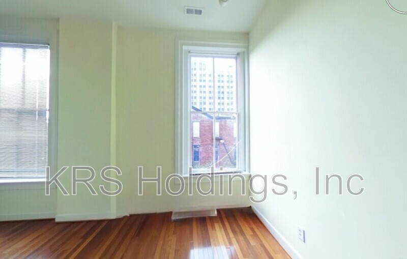 123 E Broad St – photo 1