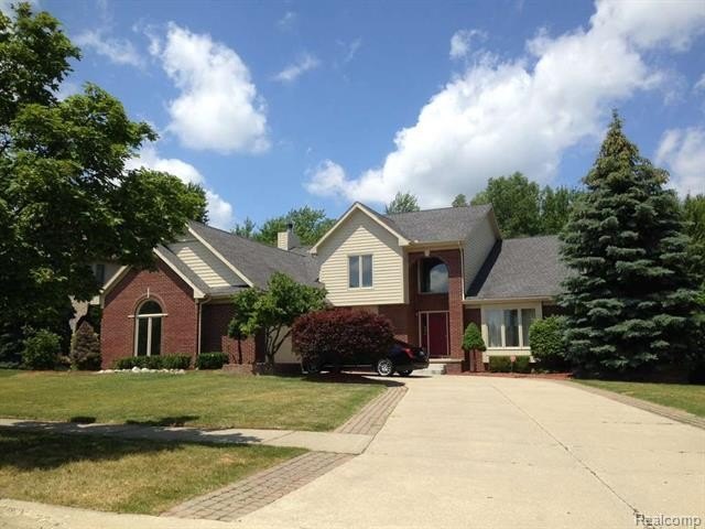 7782 Watford Dr – photo 1