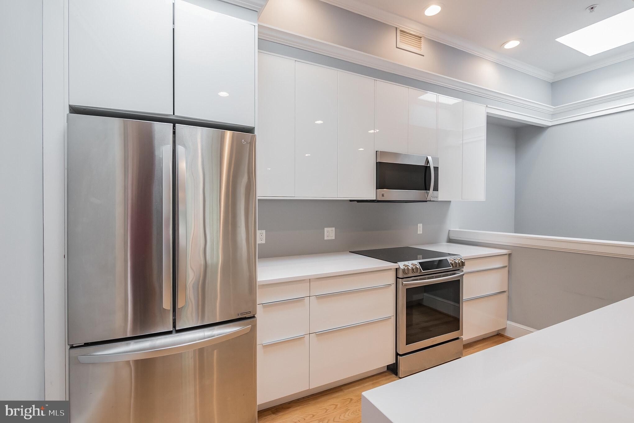 1351 Wisconsin Ave NW #3C – photo 5