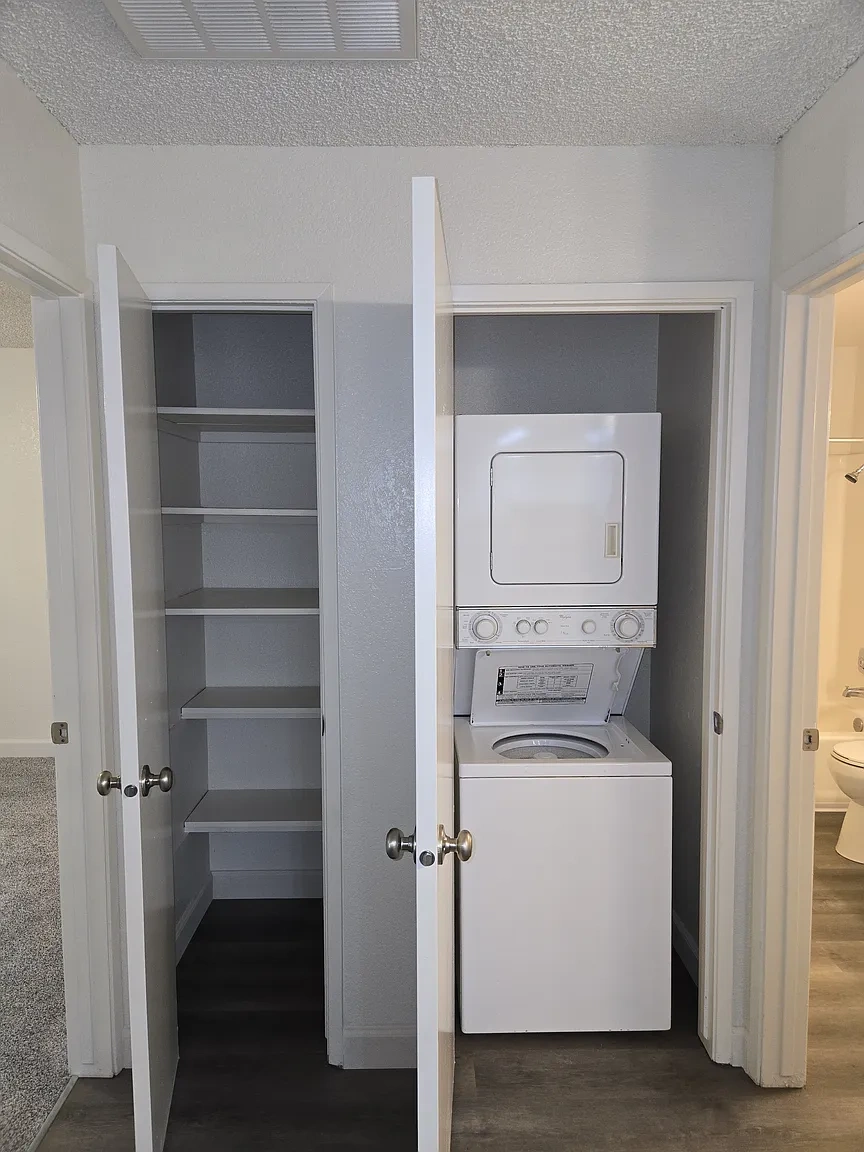 Maple Leaf Apartments – photo 4