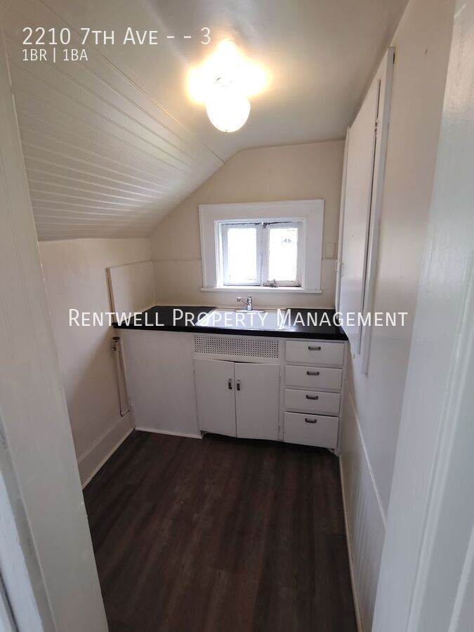 2210 7th Ave – photo 1