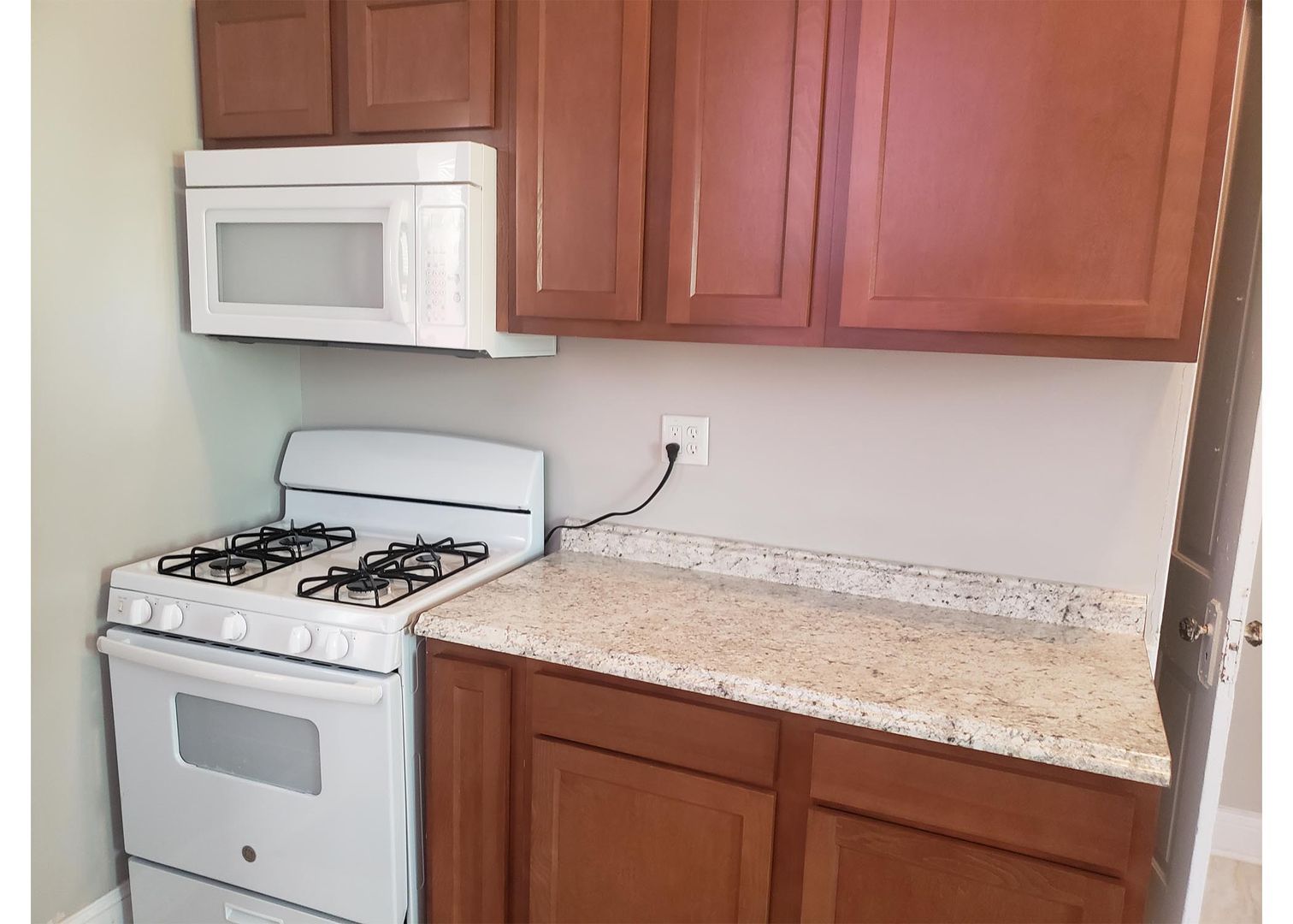 3218 Bishop St – photo 2