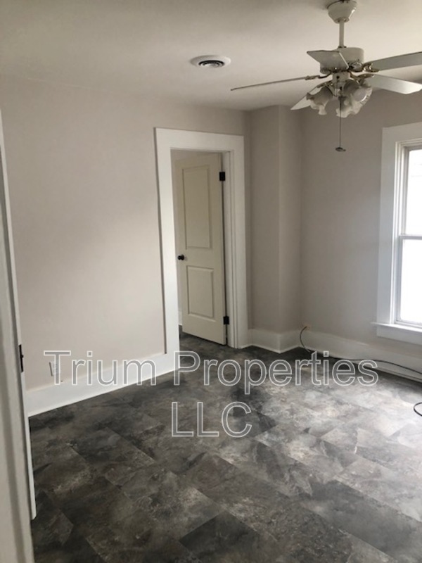 295 E Ash St unit B – photo 5