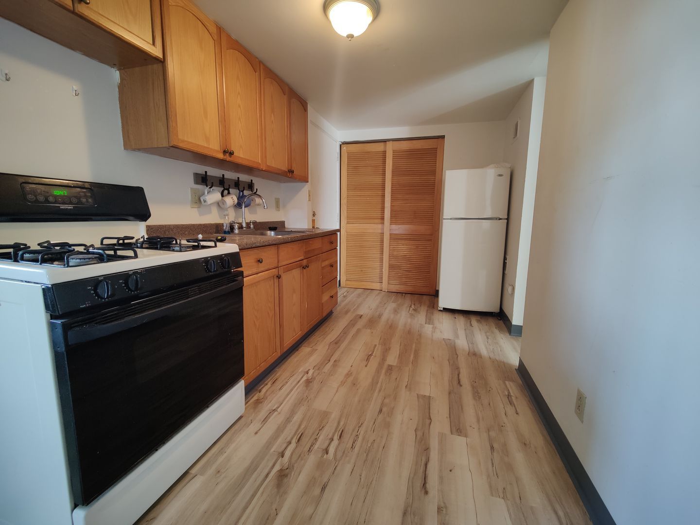 742 Ohio Ave unit Apt. 7 – photo 3