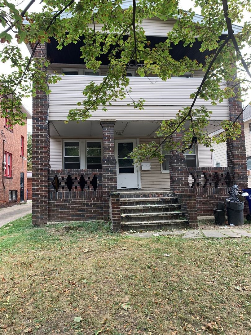 965 Stevenson Rd unit Up – photo 1