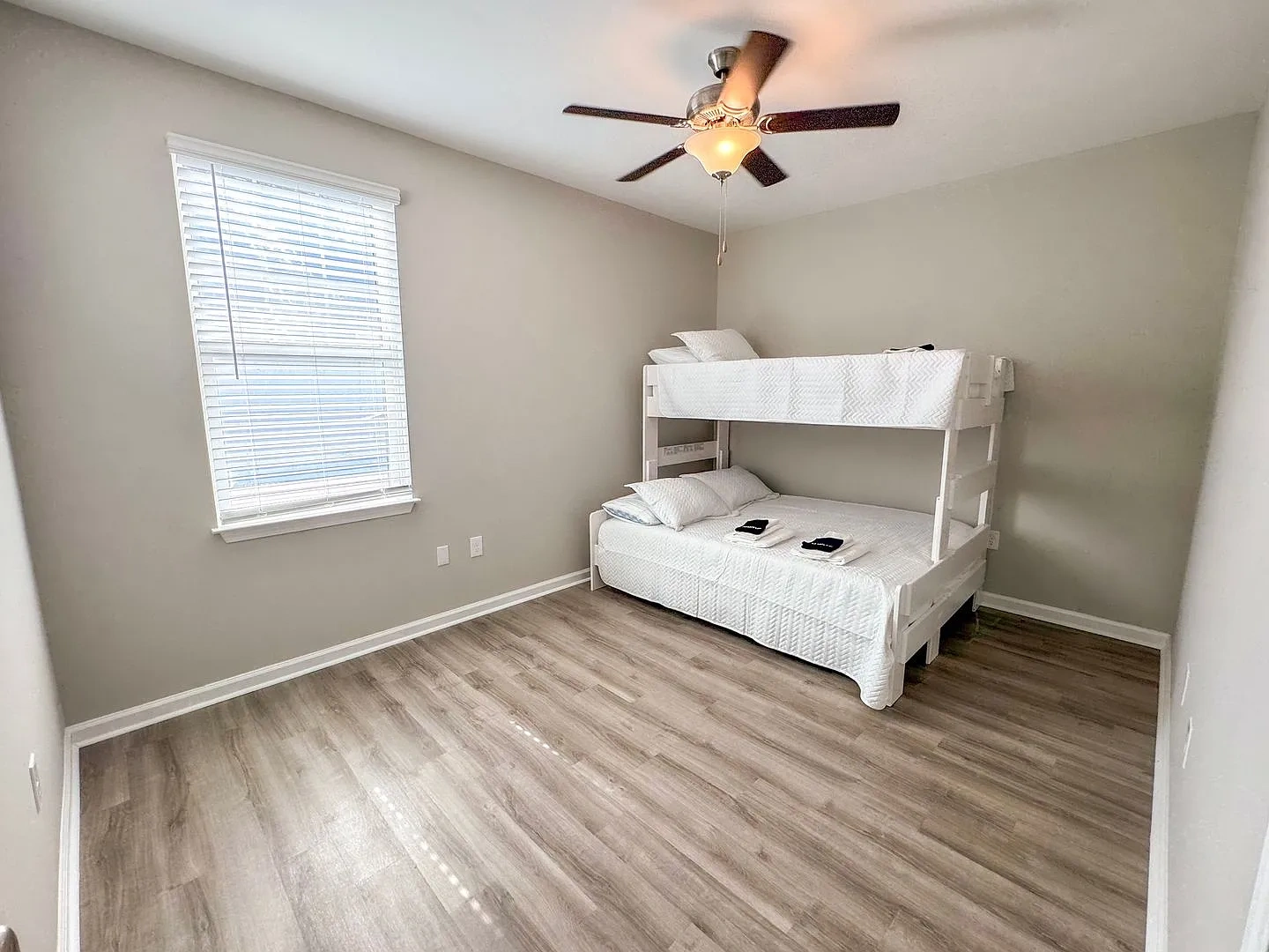 Pine Court Apartments – photo 1