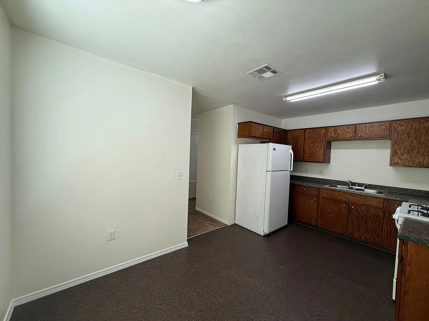 Diana Drive Apartments – photo 1