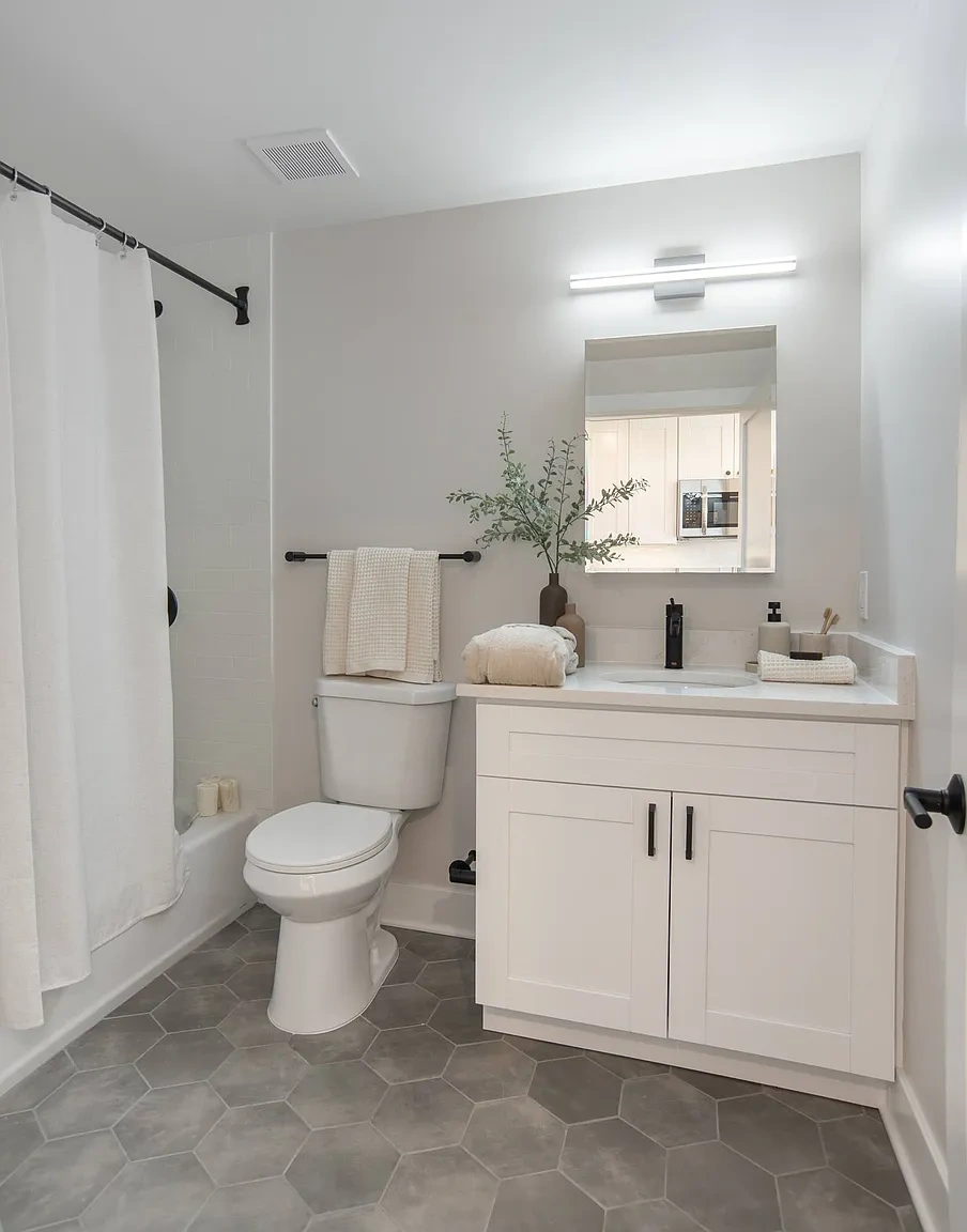 Connecticut House Apartments – photo 1