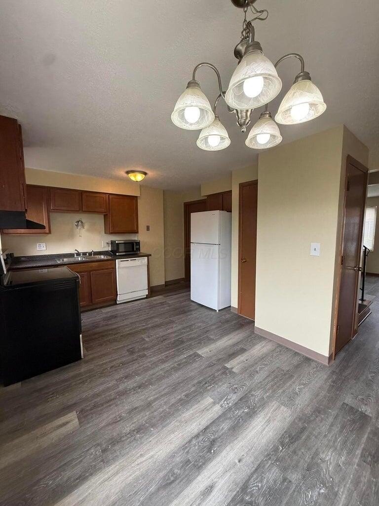 1759 Lonsdale Rd #C – photo 5