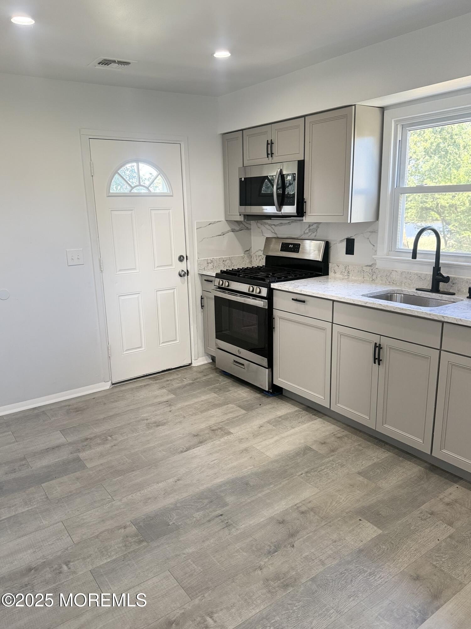 55 Chapin Ave #2ND – photo 3
