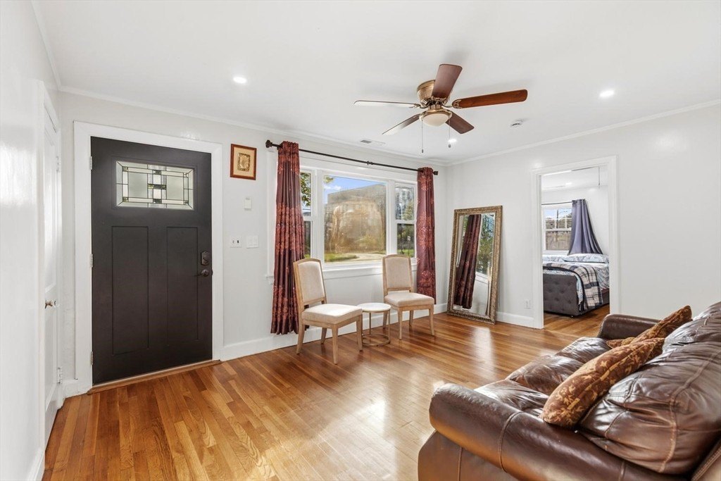 423 Bedford St – photo 3