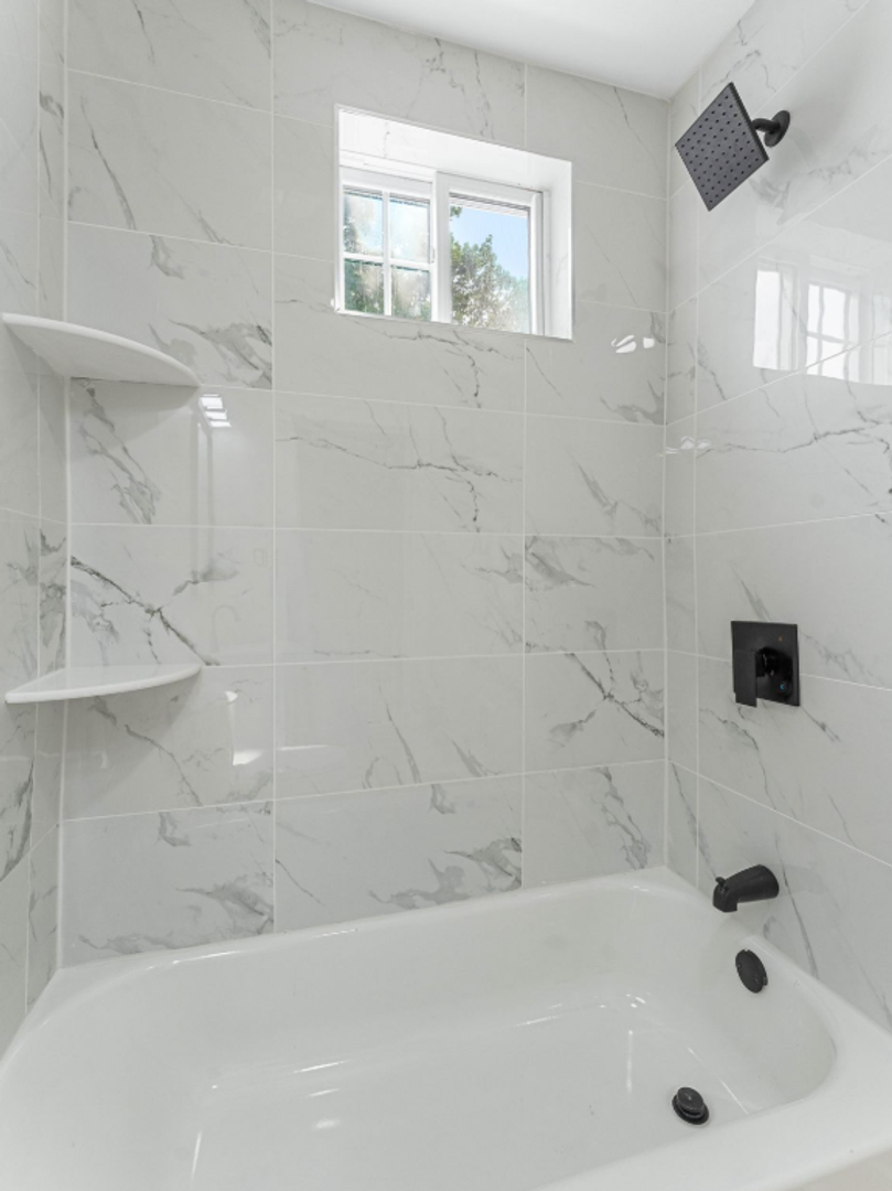 2066 Eastburn Ave – photo 2