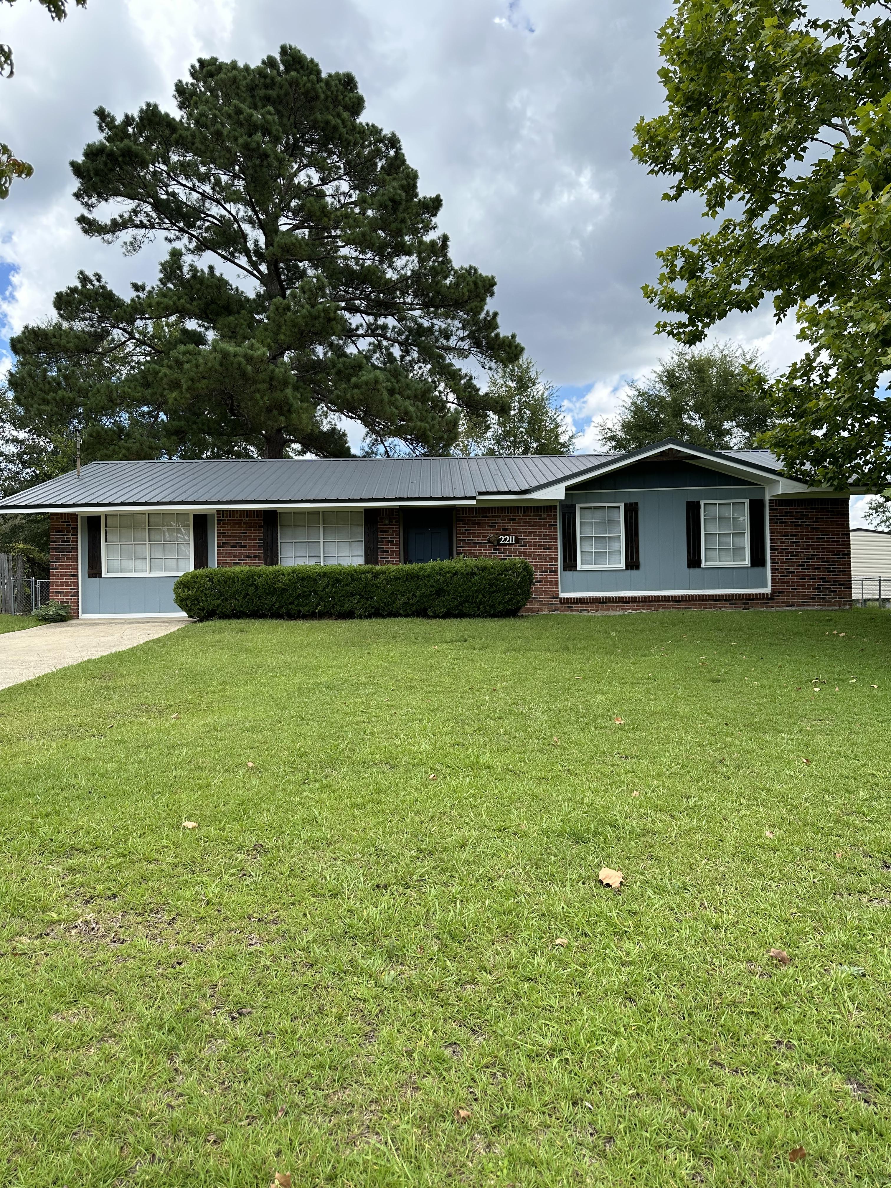 2211 Shannondoah Dr – photo 1