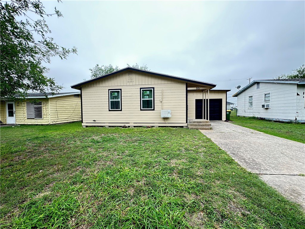921 Oak St – photo 1