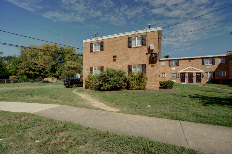 2104 Phaup St unit D – photo 2
