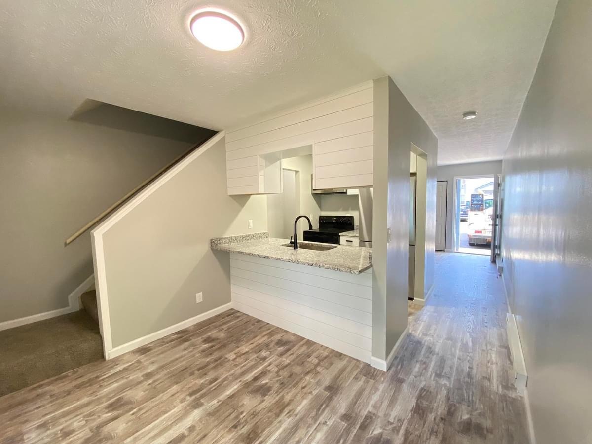 303 Forest Ln – photo 4