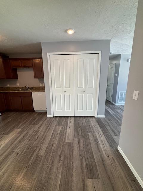 911 N Riverside Dr unit 7 – photo 4