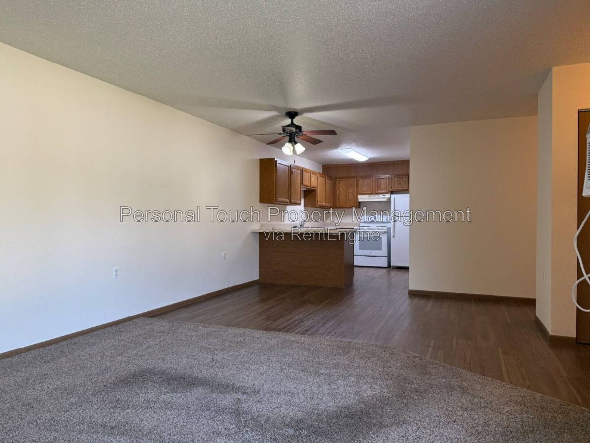 455 22nd St E unit D – photo 4
