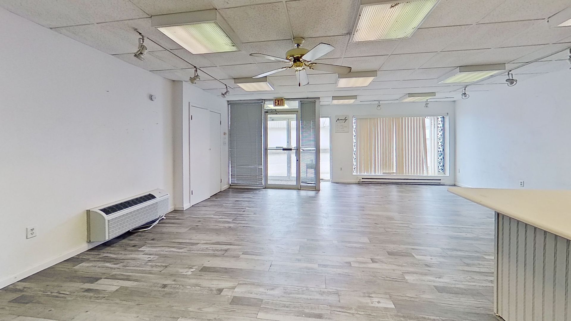 463 E Market Ave – photo 2