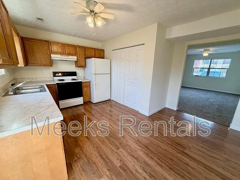 Colonial Townhomes – photo 1