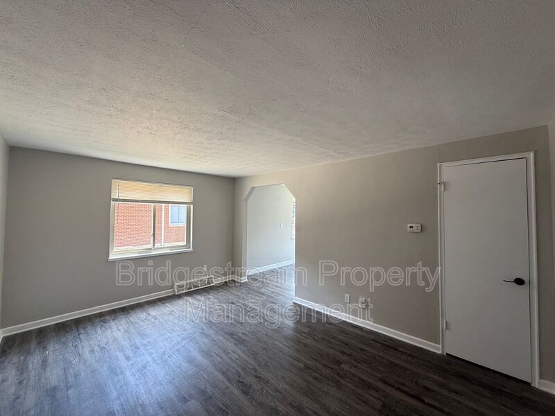 1233 Lytle Ln unit 2 – photo 2