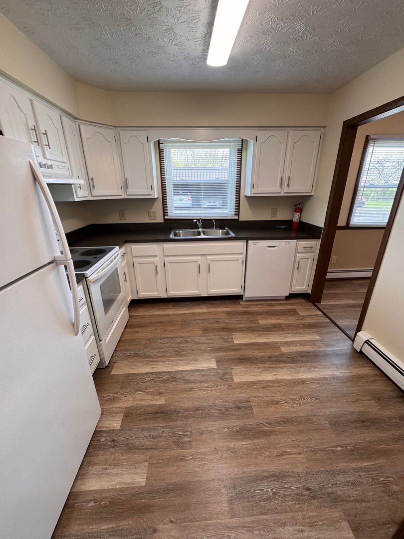 8426 Colwyn Ct unit 8426 Colwyn Ct. Apt. 1 – photo 3