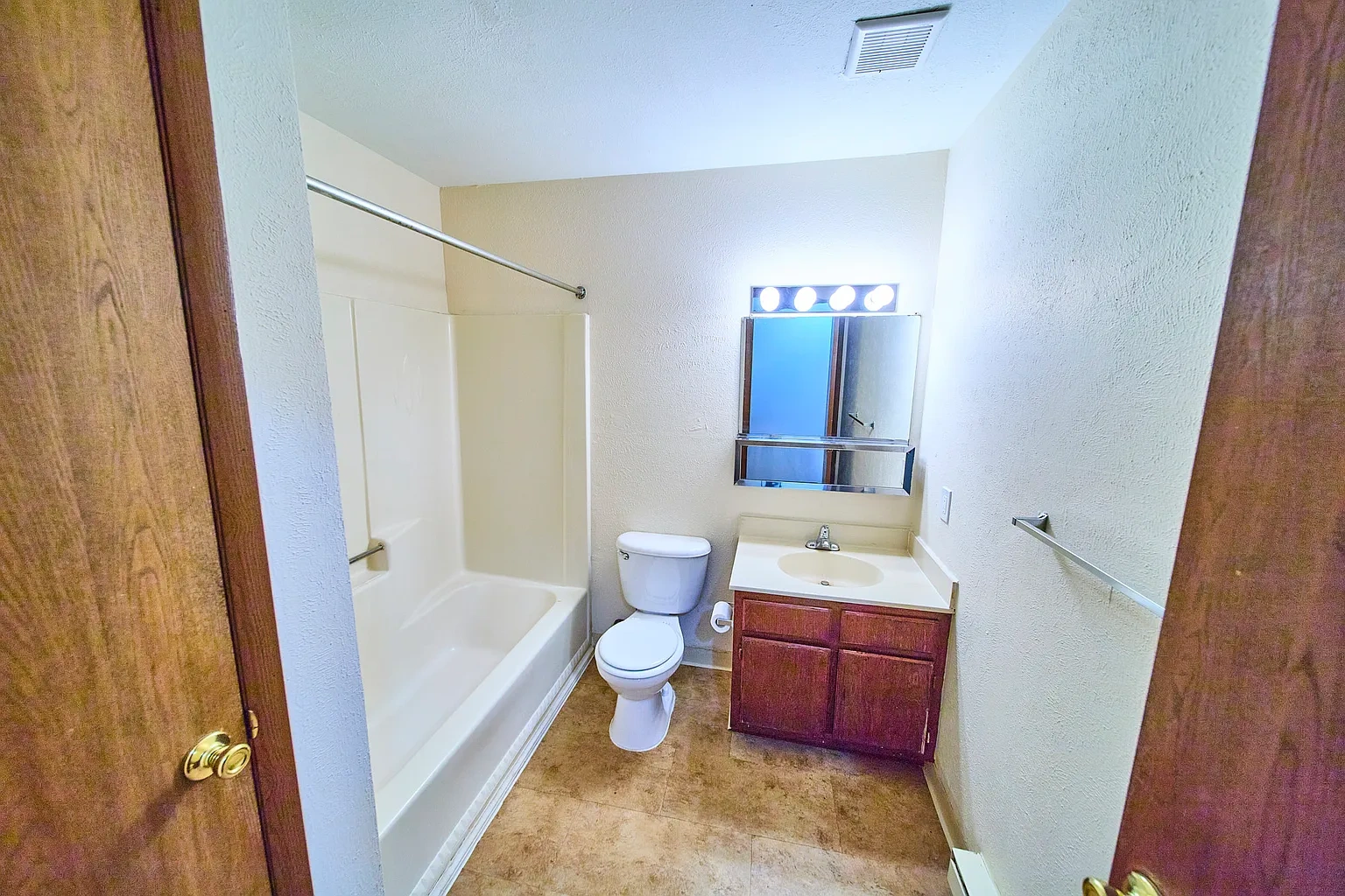 Three Pines Apartments – photo 5