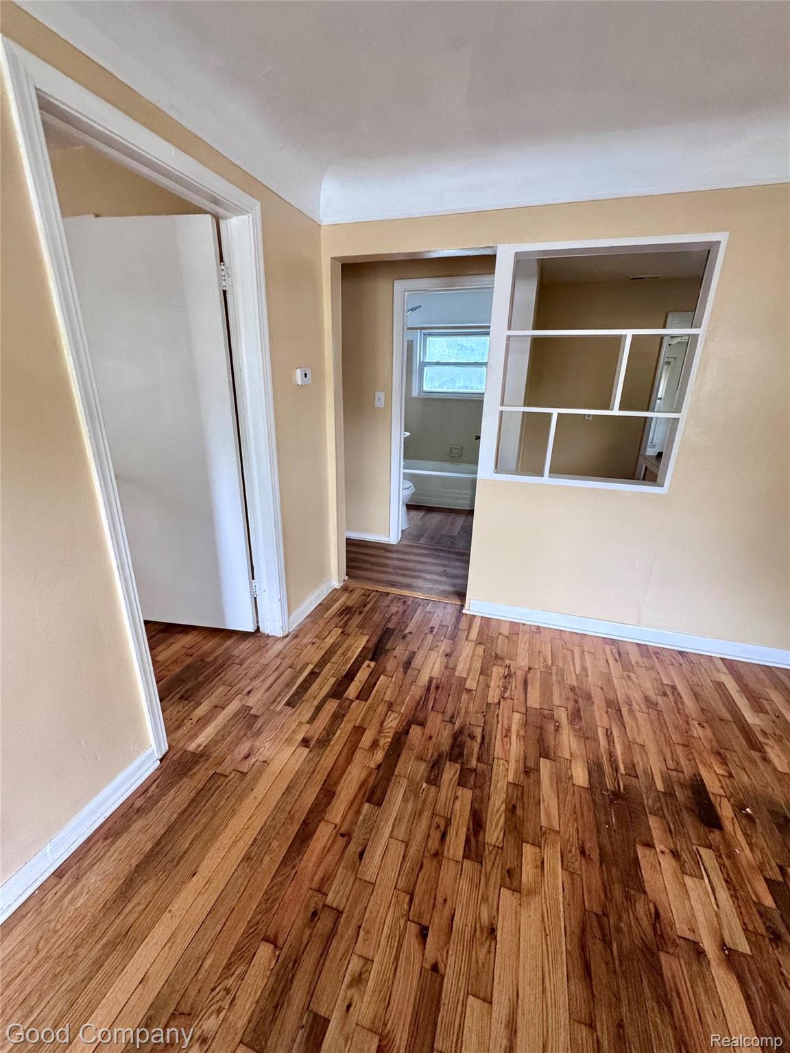 21541 Collingham Ave – photo 4