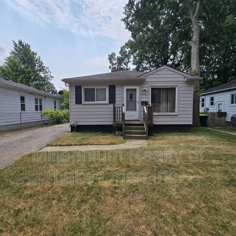 774 E Beverly Ave – photo 1