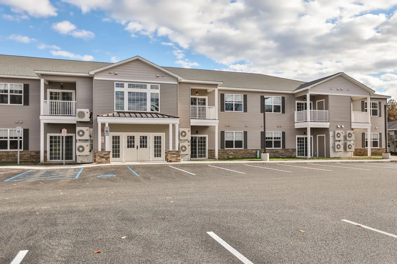 30 Pine Lane Apartments – photo 2
