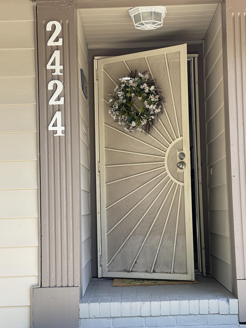 2424 N Center St – photo 3
