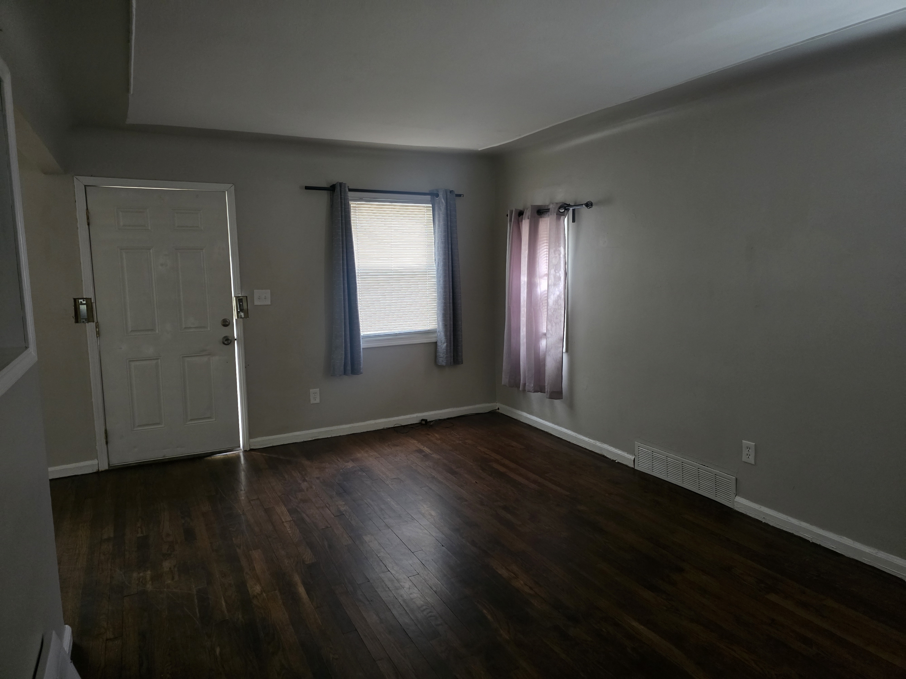 83 S Edith St – photo 2