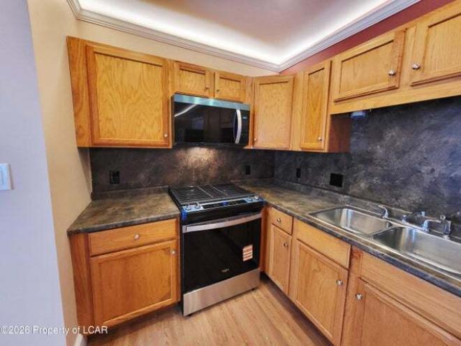 208 Wyoming Ave – photo 4