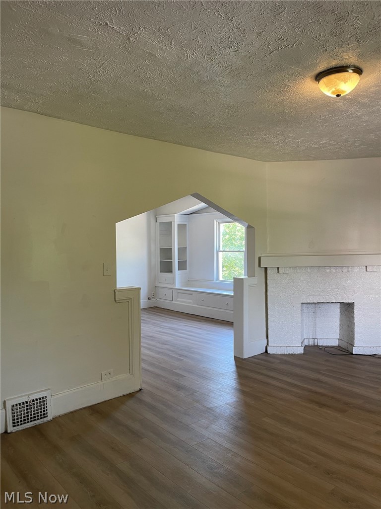 726 E 117th St unit Up – photo 3