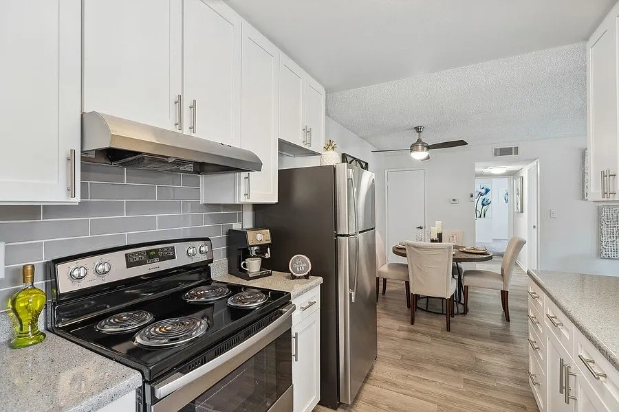 The District Apartment Homes – photo 2