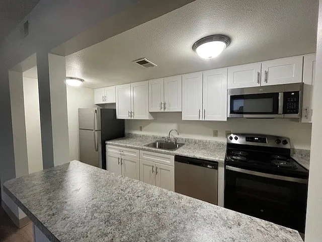 North Pointe Commons – photo 5