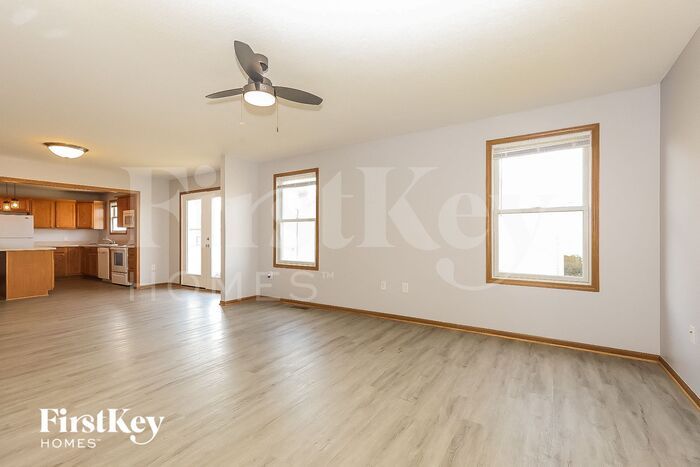 37 Waterman Ave – photo 3