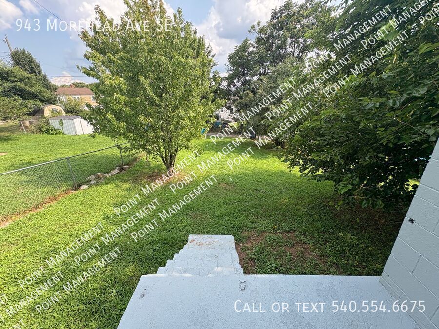 943 Morehead Ave SE – photo 3