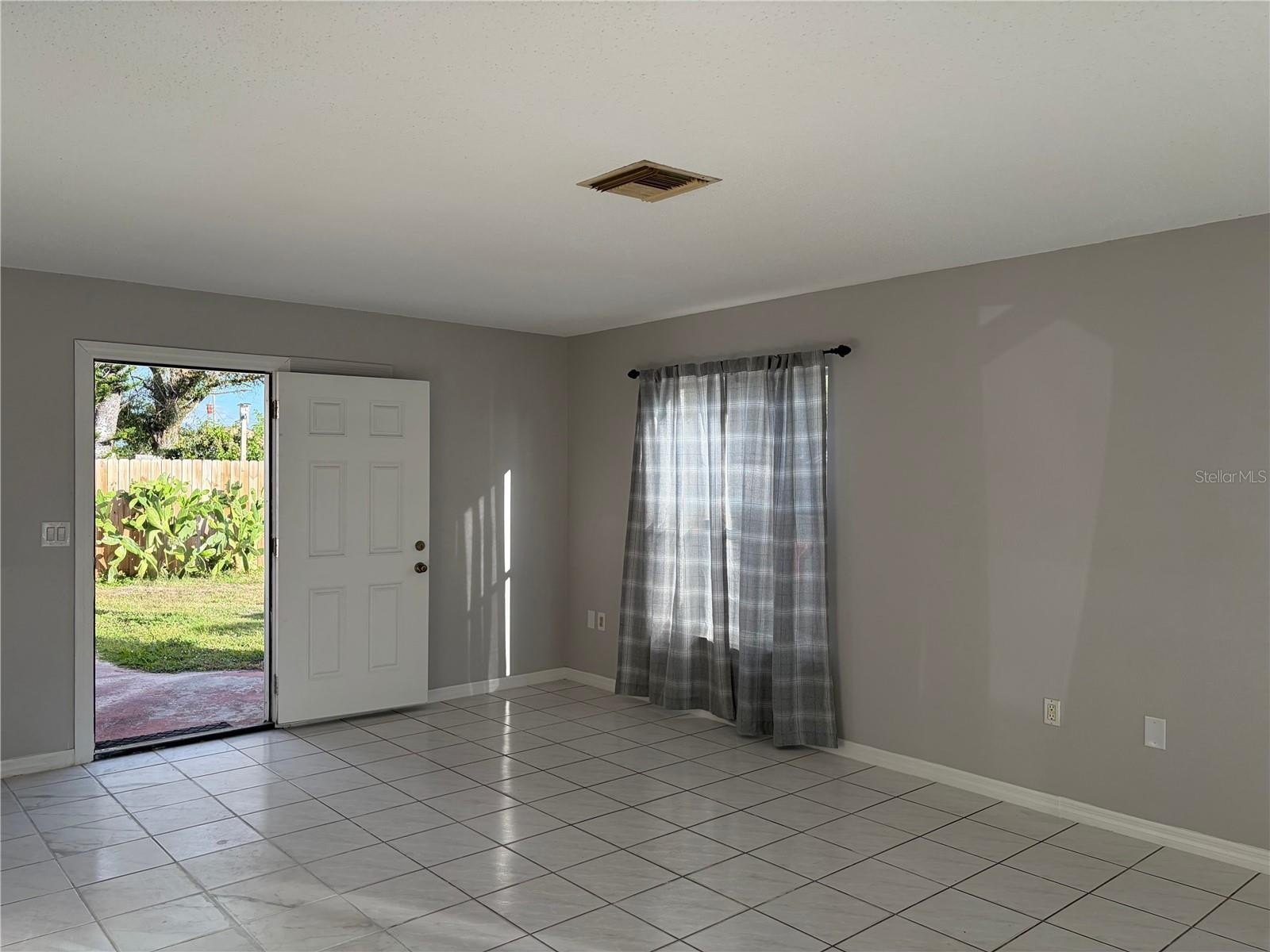 5219 31st St Ct E – photo 3
