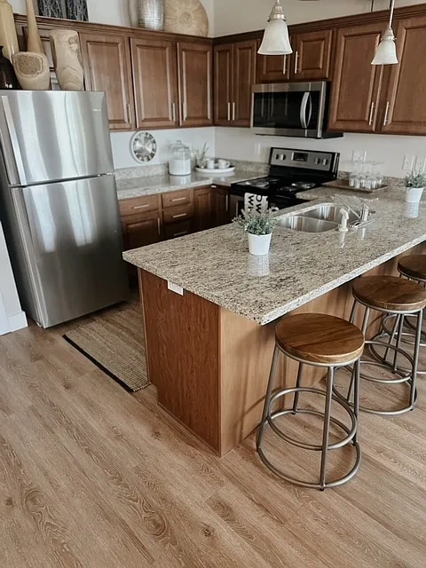 Riverwalk Apartments – photo 3