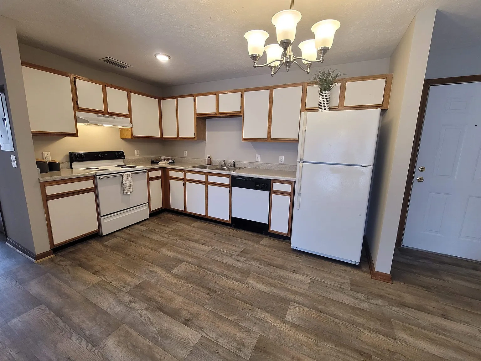 Laurel Wood Apartments – Floor plan