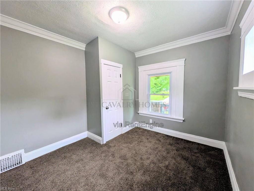 10302 Lamontier Ave – photo 4