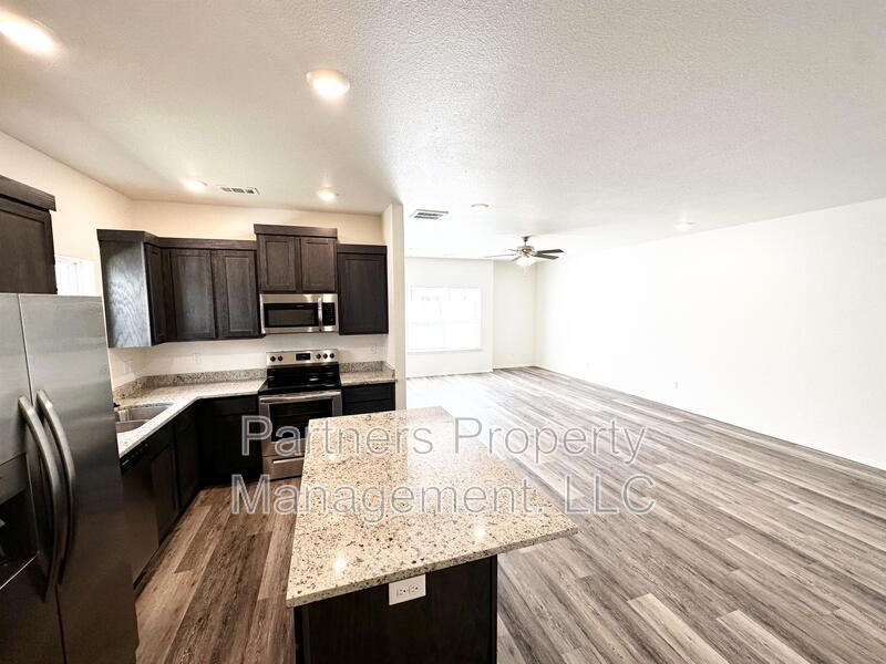 823 S Amarillo Ave unit 2 – photo 3