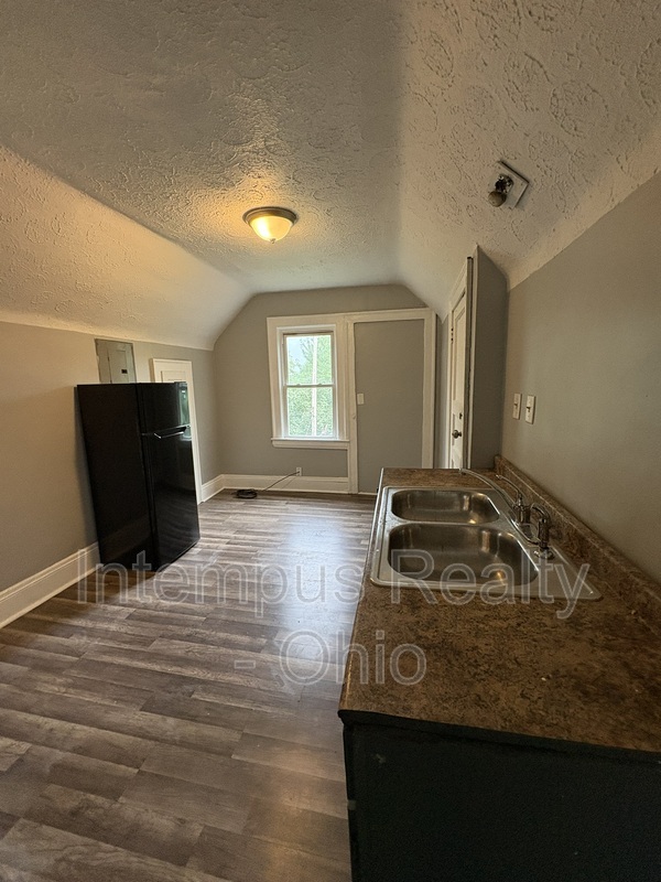 942 Eddy Rd unit # 3 – photo 5