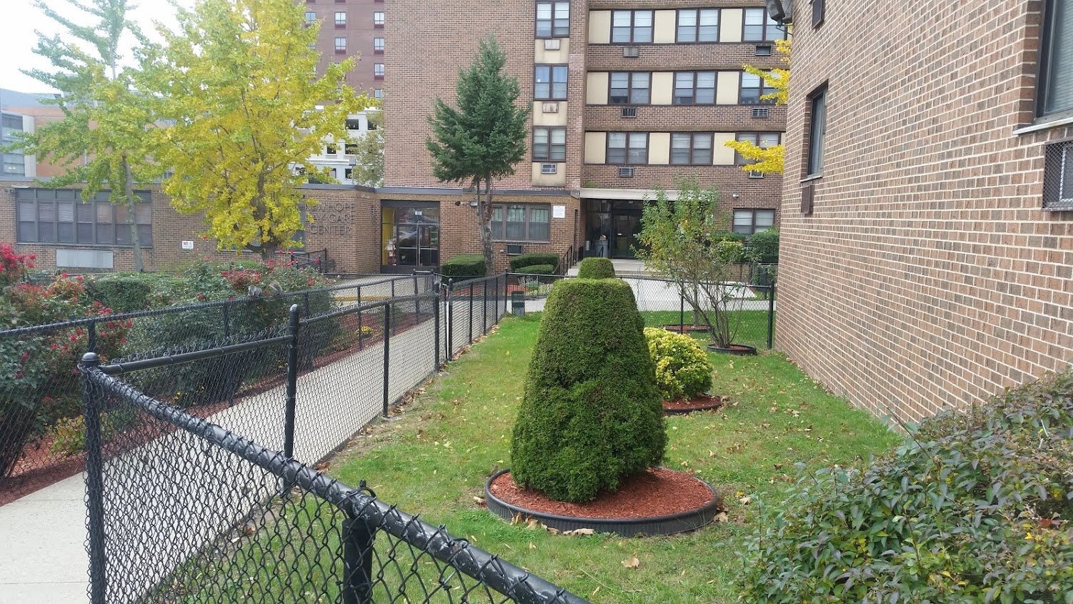 195 W Market St – photo 2