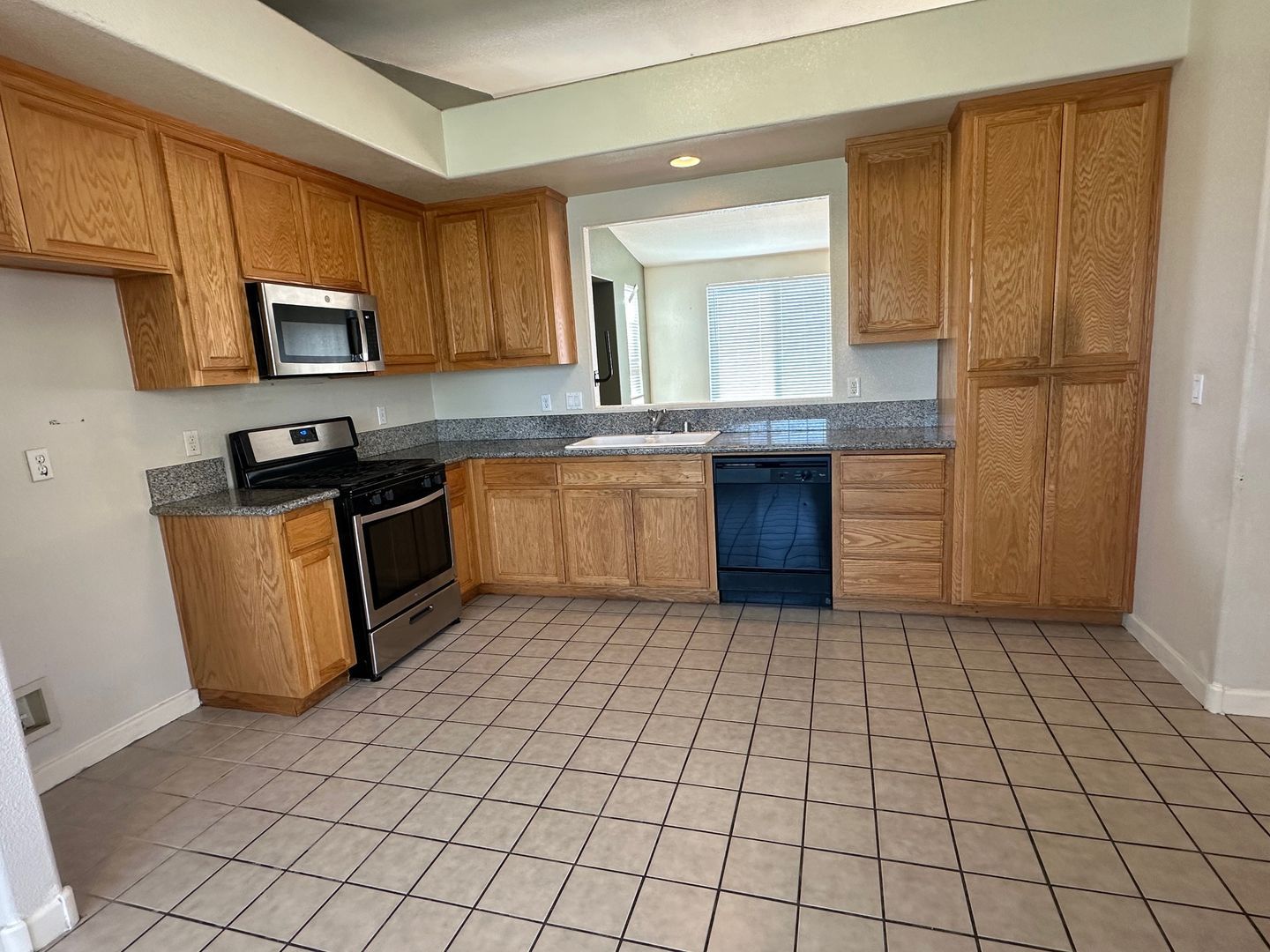 3527 Griffith Dr – photo 3
