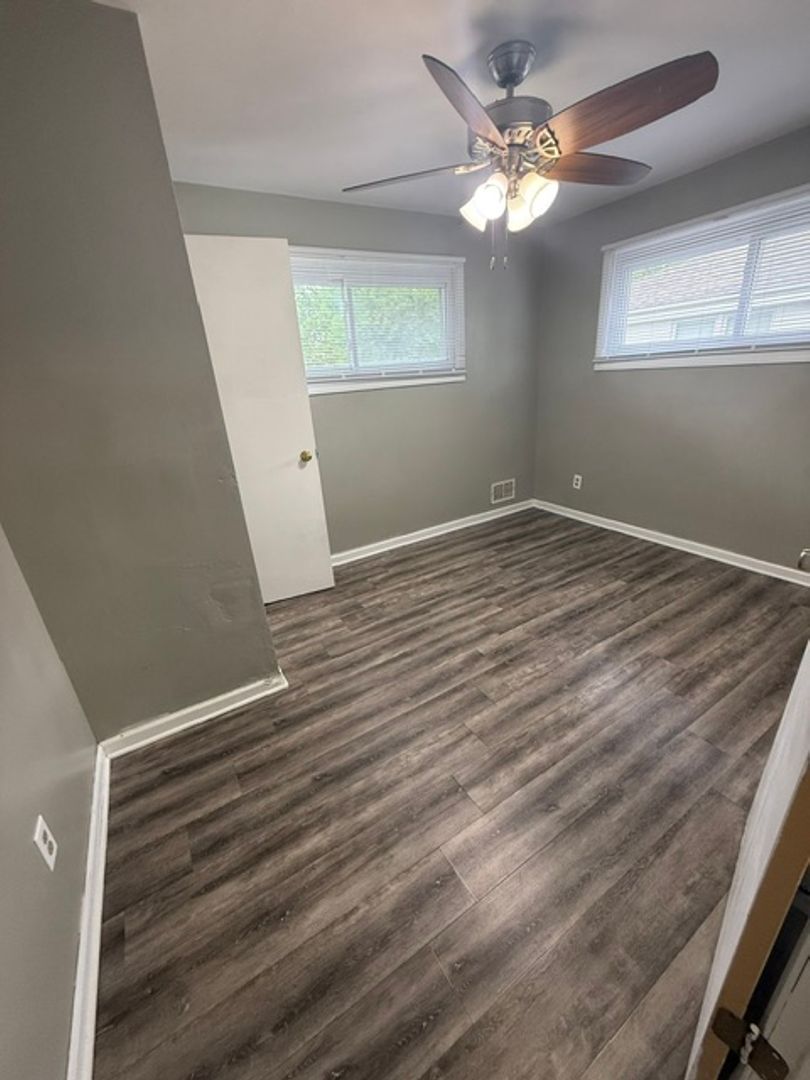 523 3 Mile Rd unit 4 – photo 4