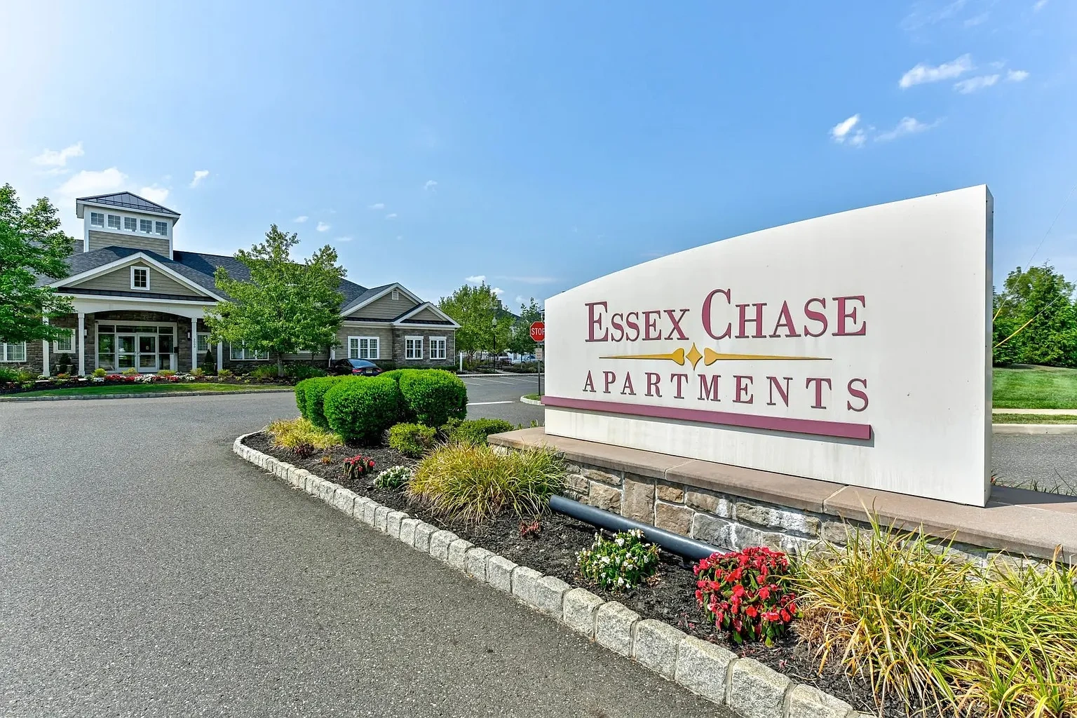 Essex Chase Apartments – photo 1