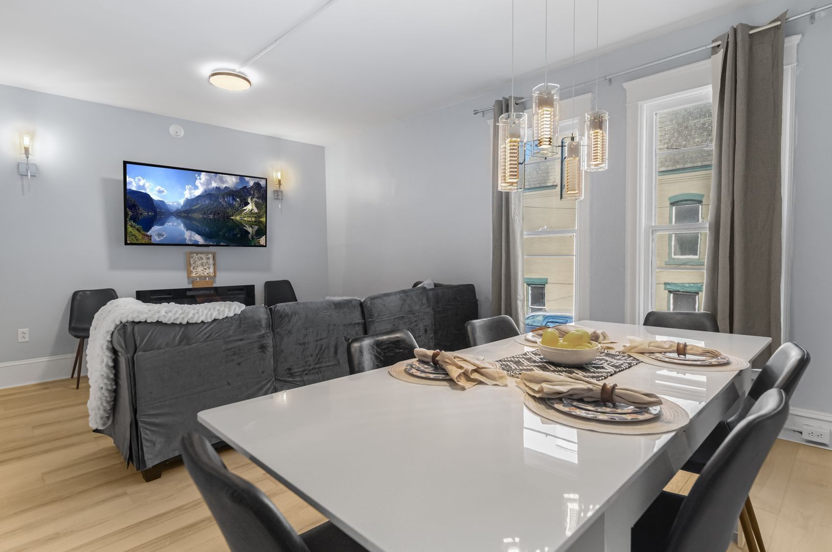 710 E State St unit House – photo 1