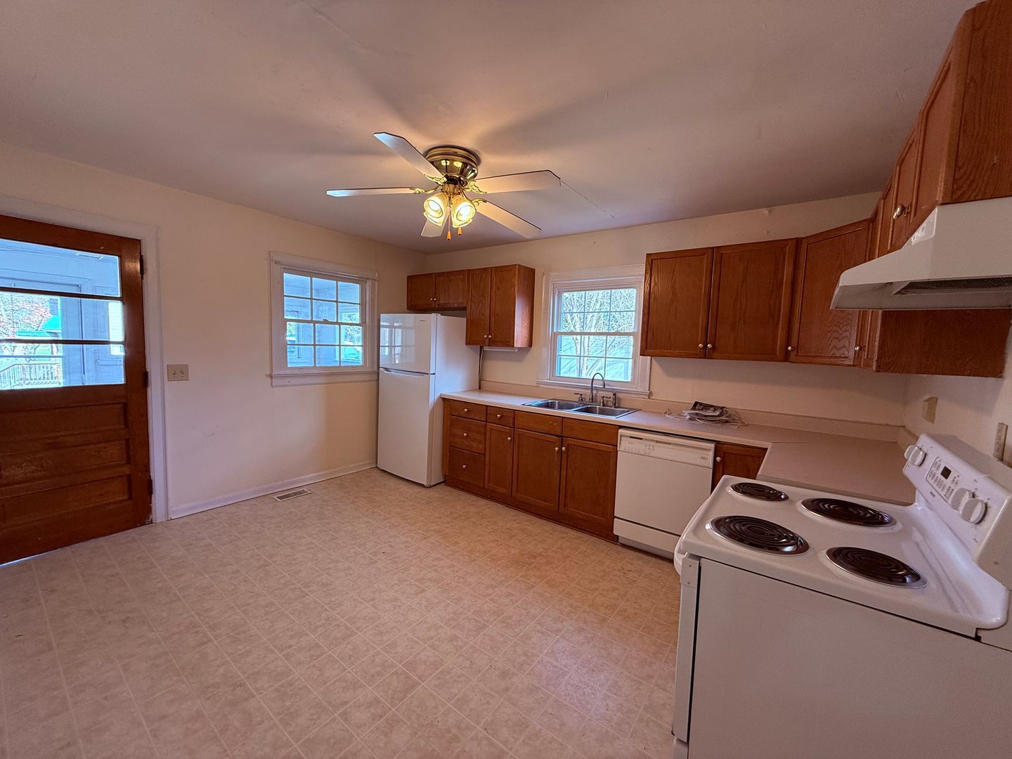 1617 Kennedy Ave – photo 5